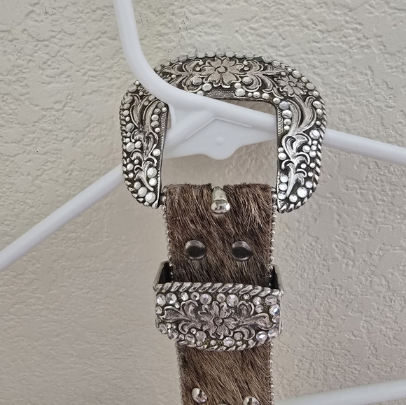 Cowhide studded leather belt with rhinestones - Picture 3 of 6